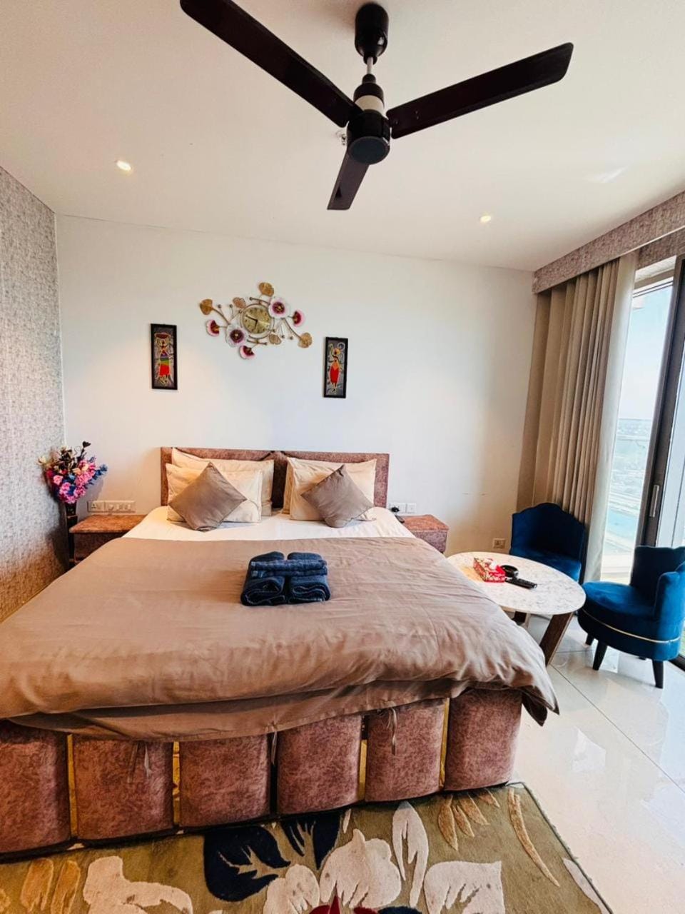 Couple Friendly High Rise With Rooftop Pool Apartment in Gurugram