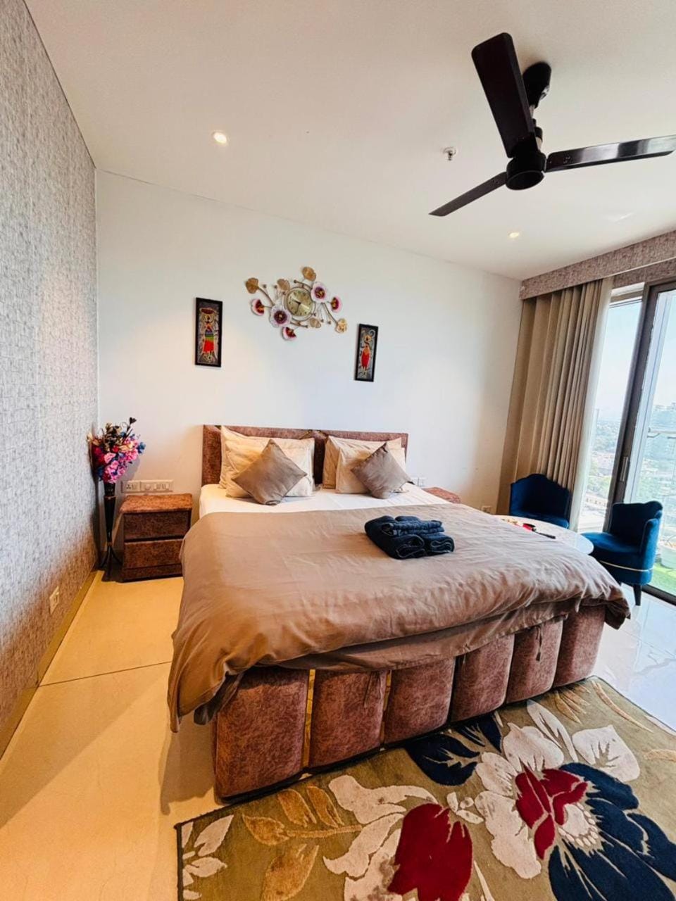Couple Friendly High Rise With Rooftop Pool Apartment in Gurugram