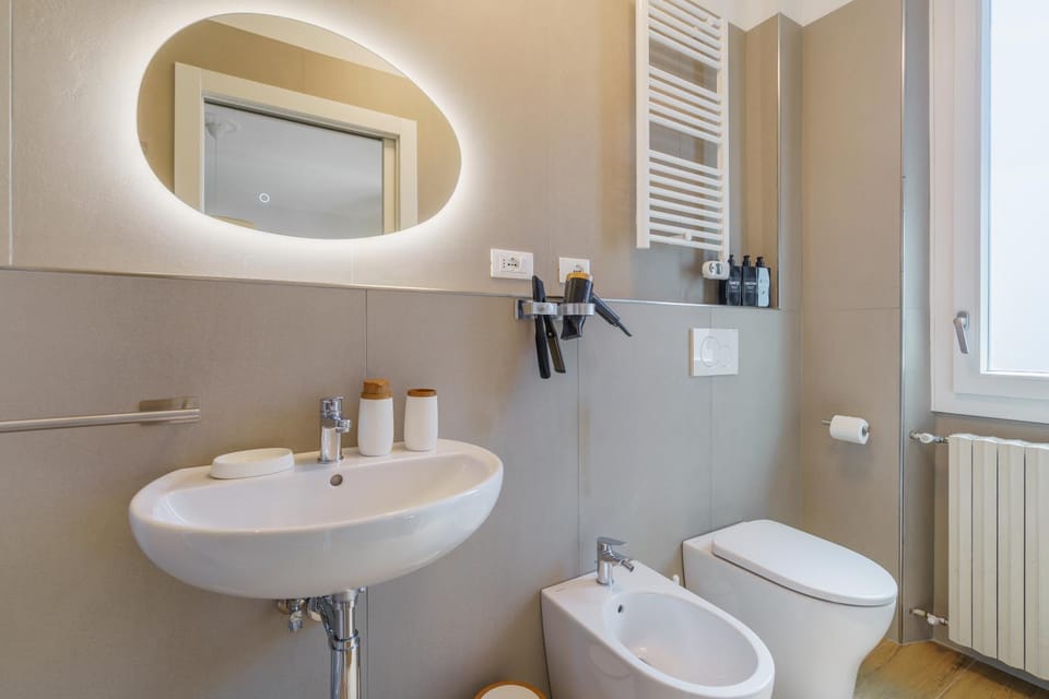 Toilet, Bathroom, bidet, towels
