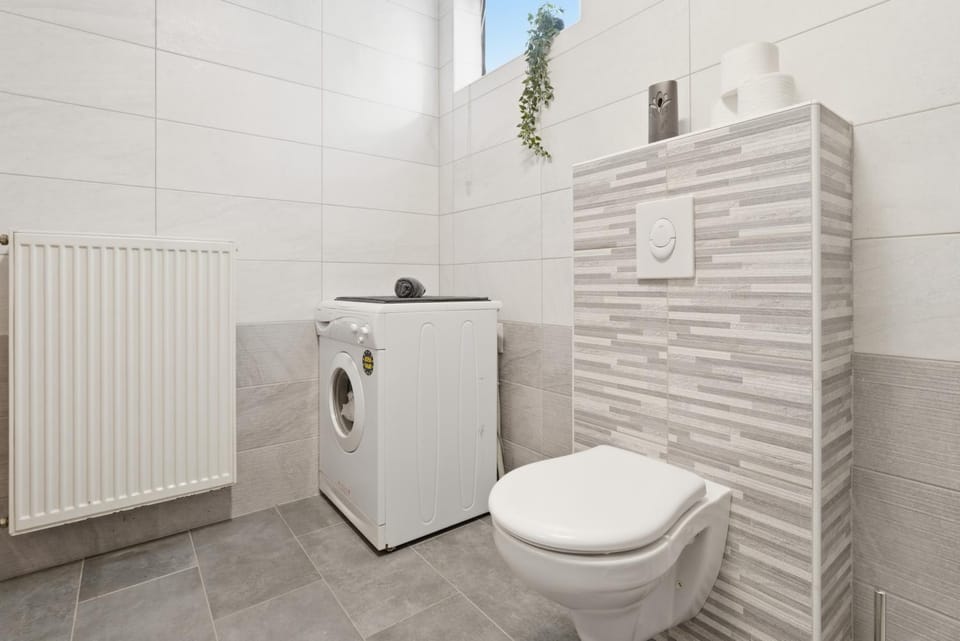 Toilet, washing machine