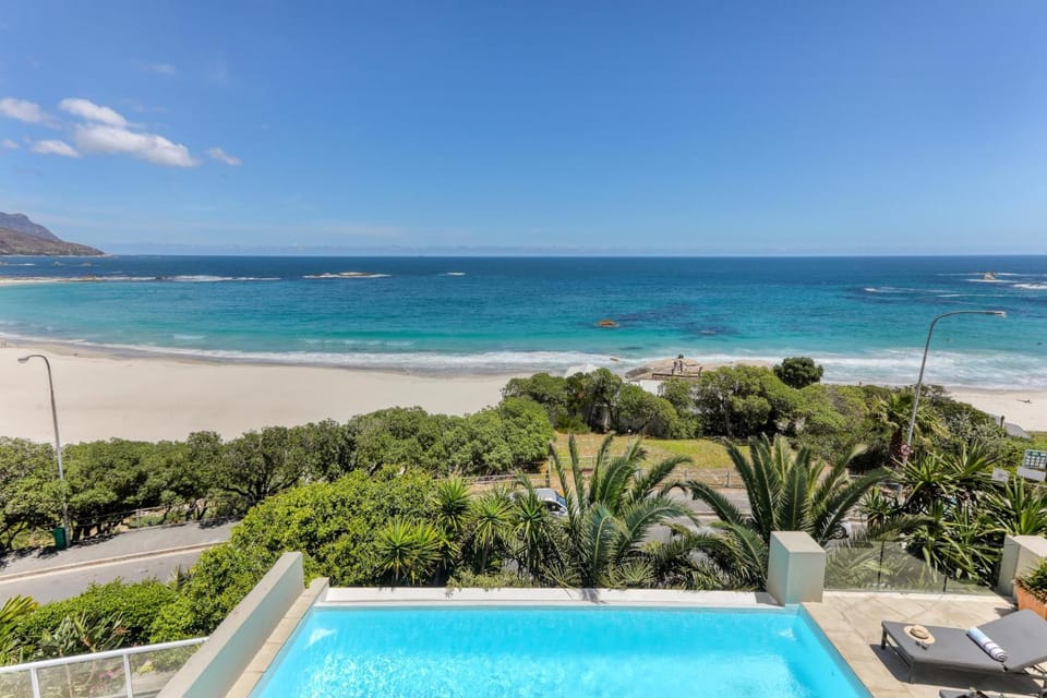 Balcony/Terrace, Beach, Mountain view, Pool view, Sea view, Swimming pool, Swimming pool, sunbed