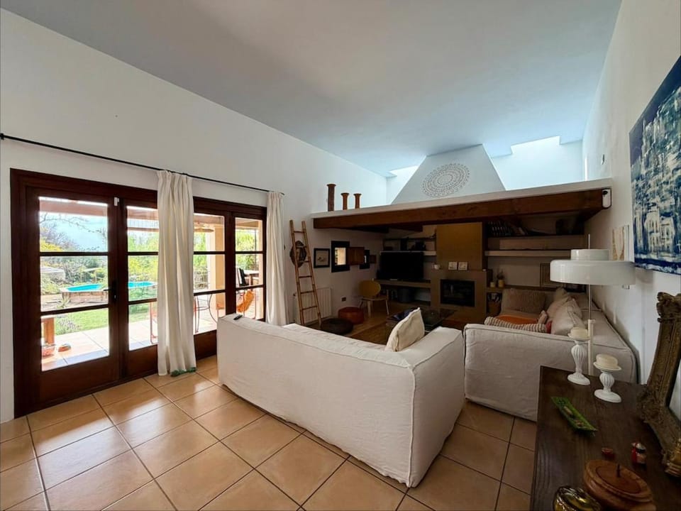 Villa in Ibiza with Pool, garden, 3 bedrooms Villa in Ibiza