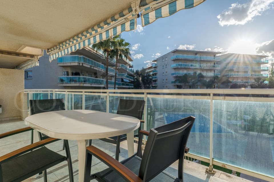 Balcony/Terrace, Swimming pool