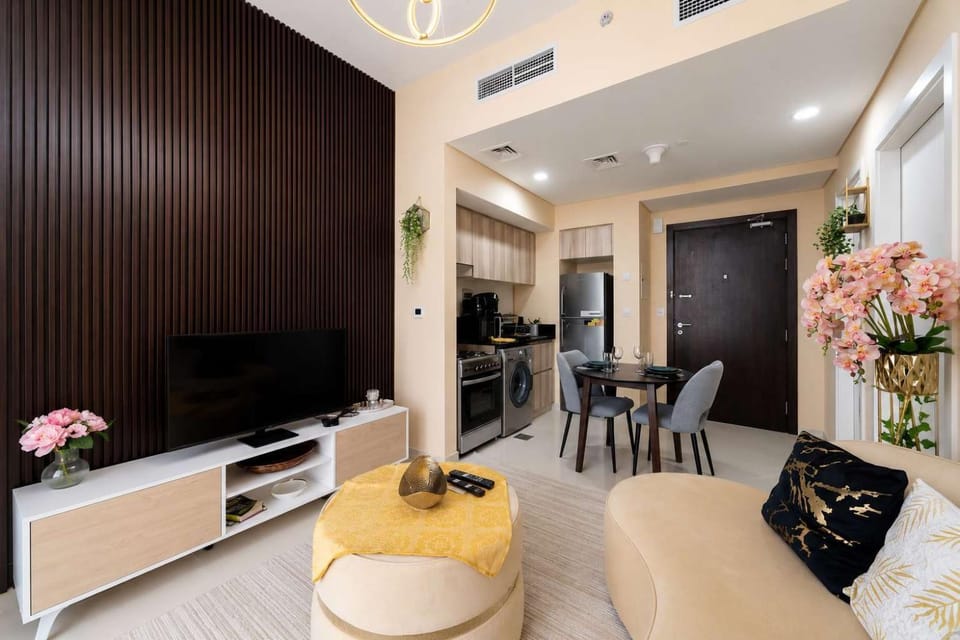 1 BR in Golf Vita at Damac Hills by PK Holidays Apartment in Dubai