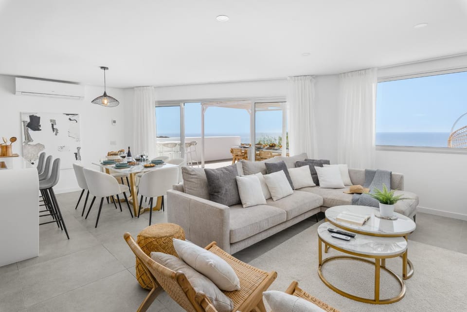 Living room, Seating area, air conditioner