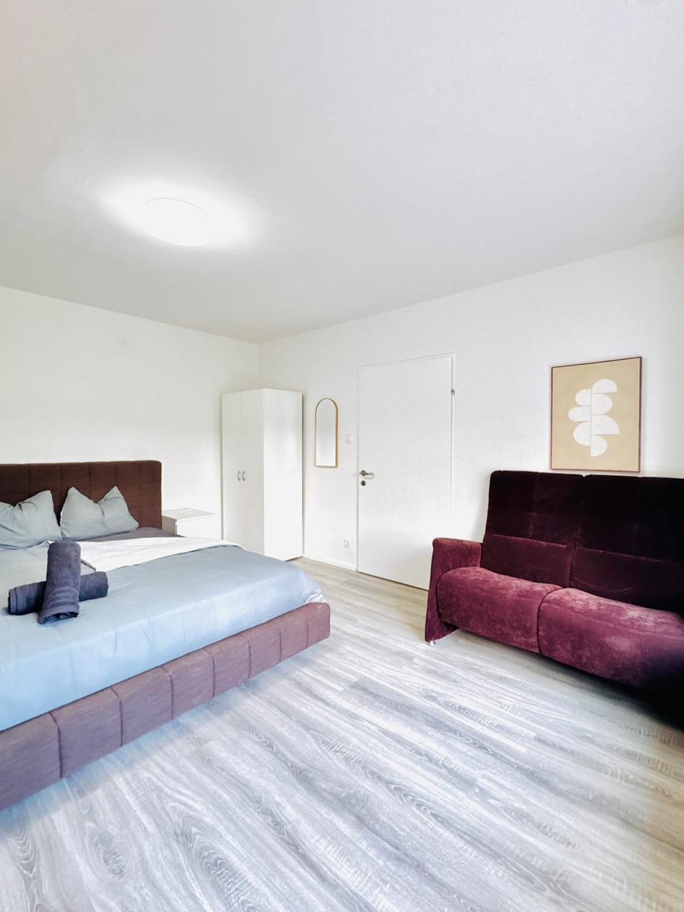 Property building, Bed, Bedroom