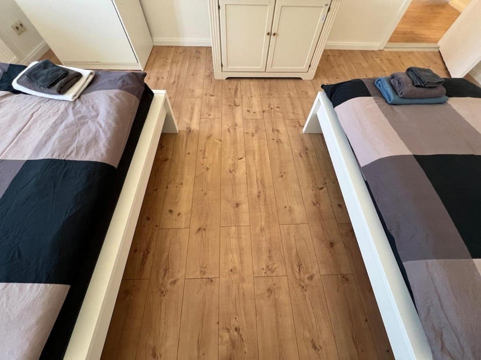 Monteur & Ferienwohnung 4 Schlafzimmer 2 Balkone Apartment in Bremerhaven