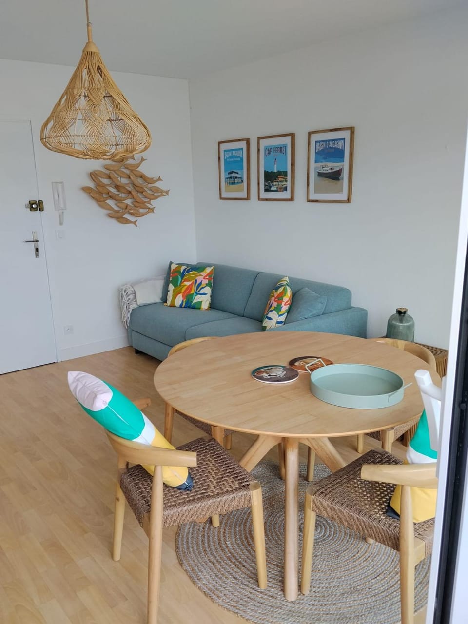 Seating area, Dining area