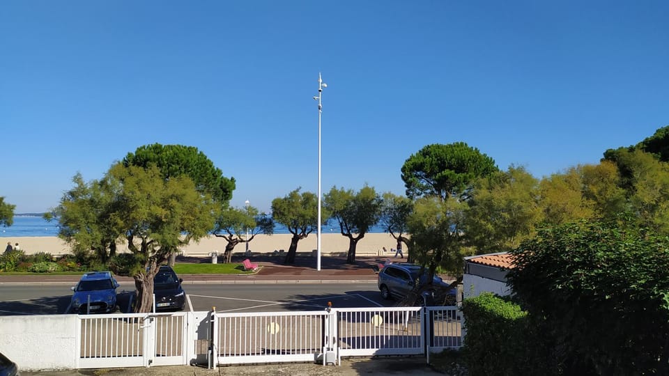 Sea view, Parking