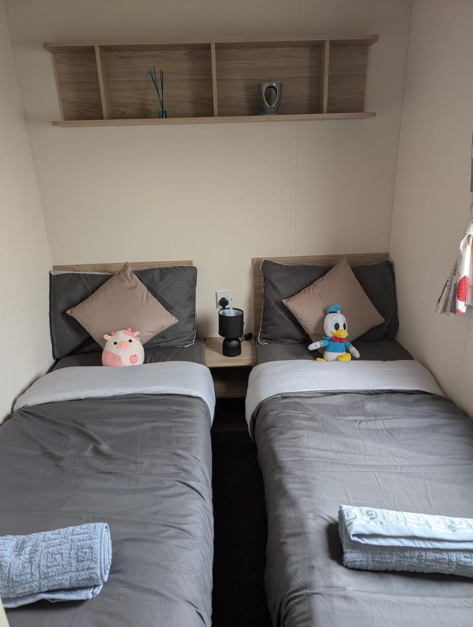 Sushies Seaside Stay Beach & Pool Sleeps 6 to 8 Apartment in Towyn