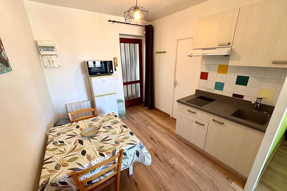 25m Studio near Station & Jardin des Plantes Apartment in Nantes