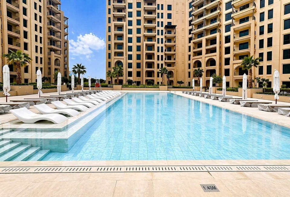 Day, Pool view, Swimming pool, sunbed
