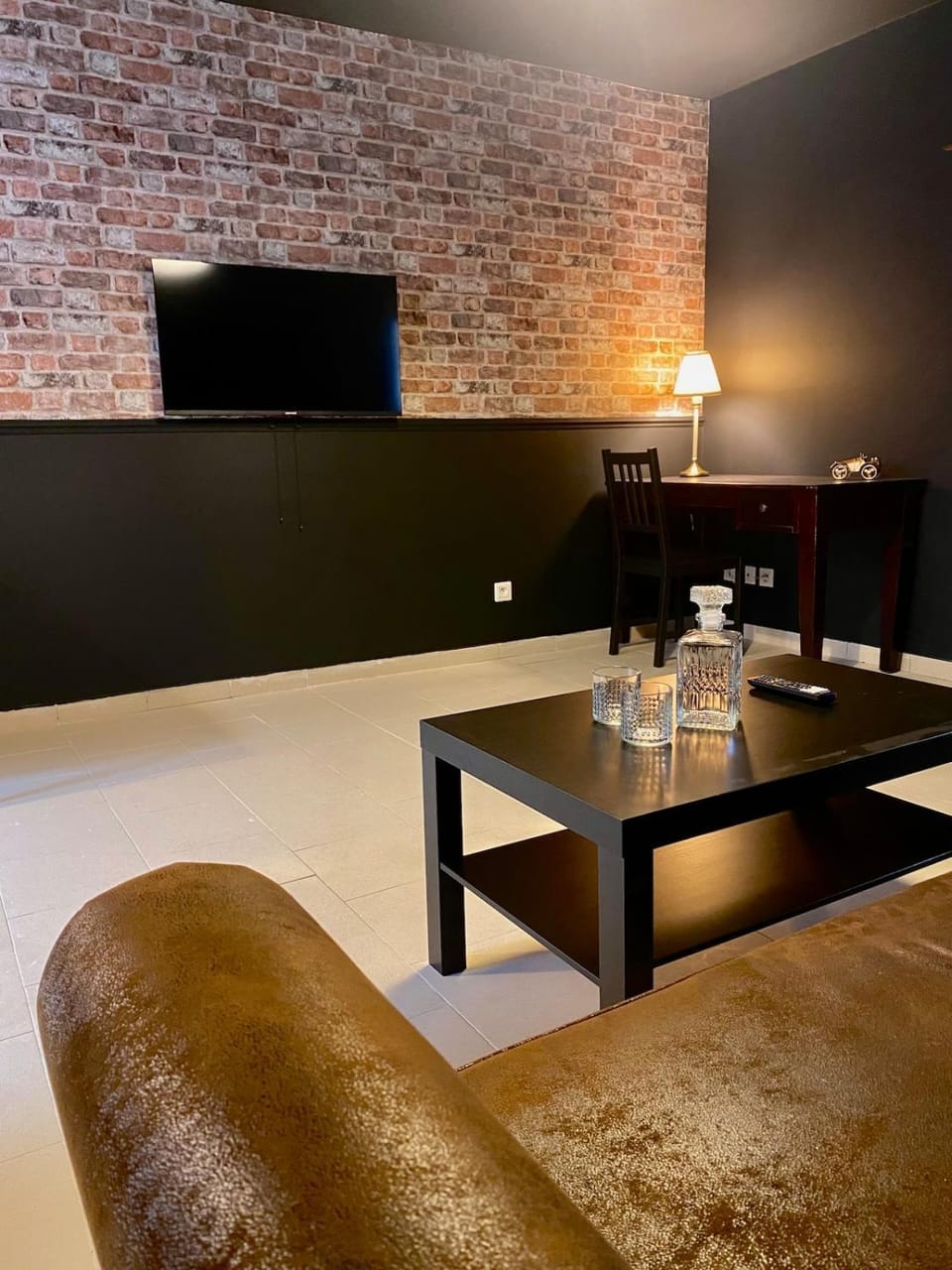 Industrial-Design Loft - king-Size Bed Apartment in Gagny