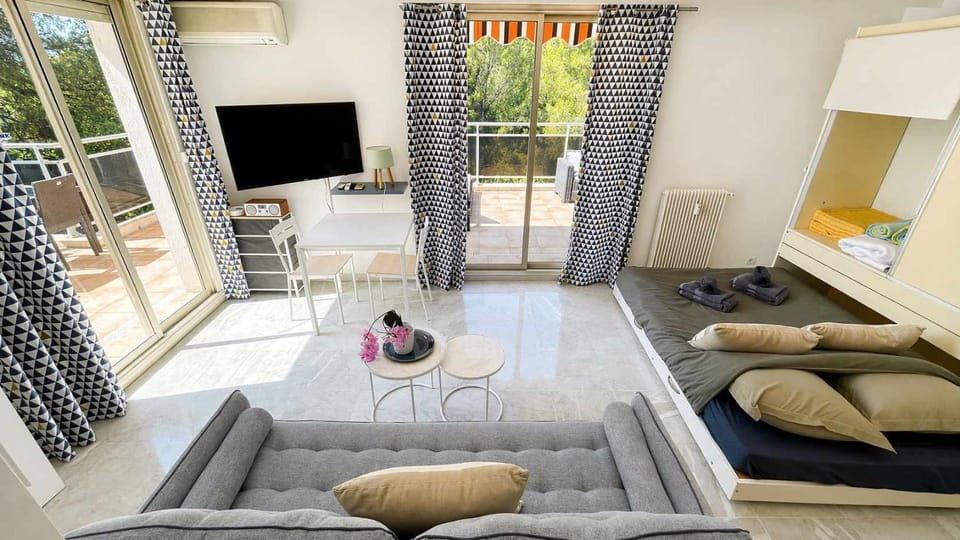 Le Baudelaire - Studio grande terrasse vue mer Apartment in Nice