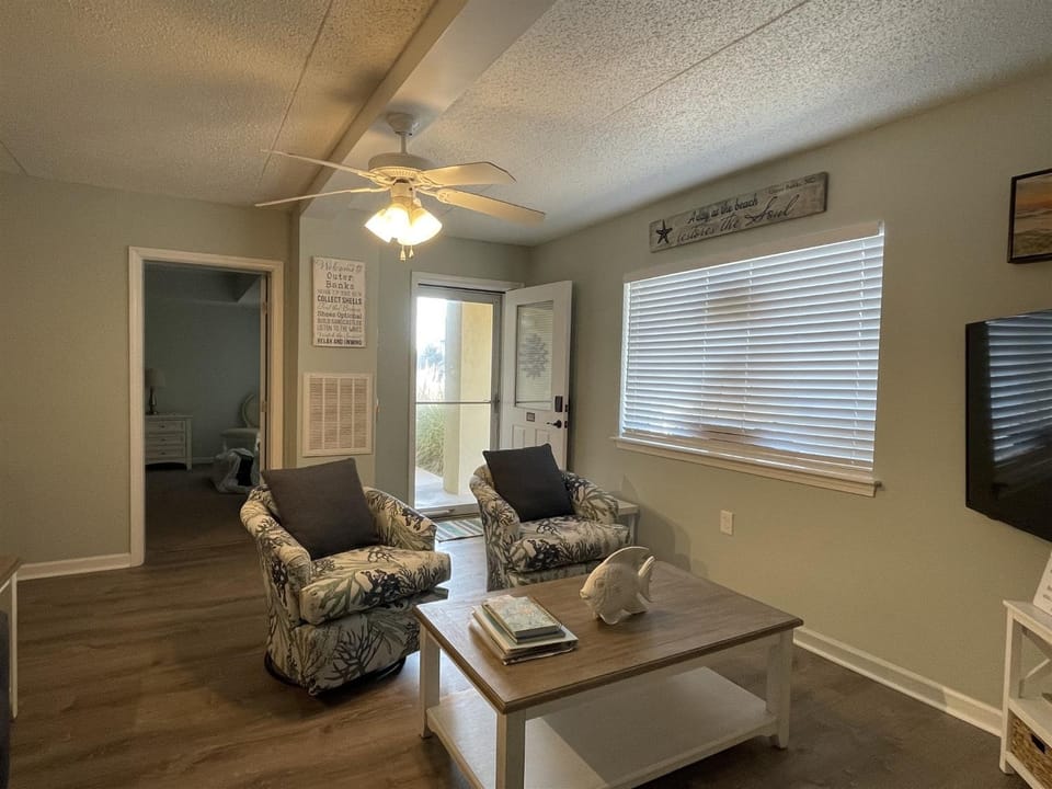 4 BEACH CHIX condo Apartment in Hatteras Island