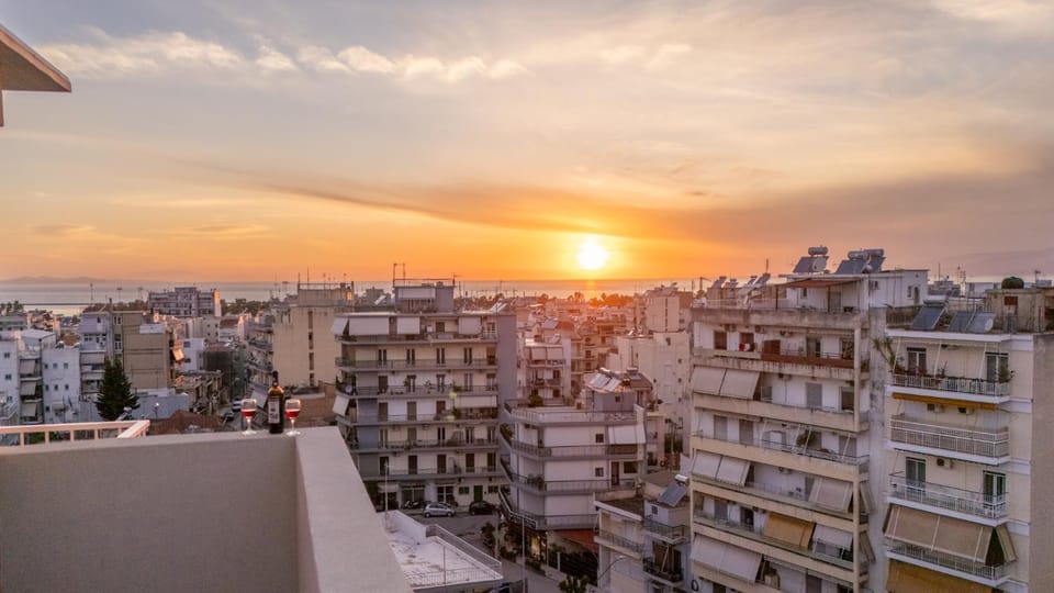 Property building, Day, Natural landscape, City view, Sunrise, Sunset