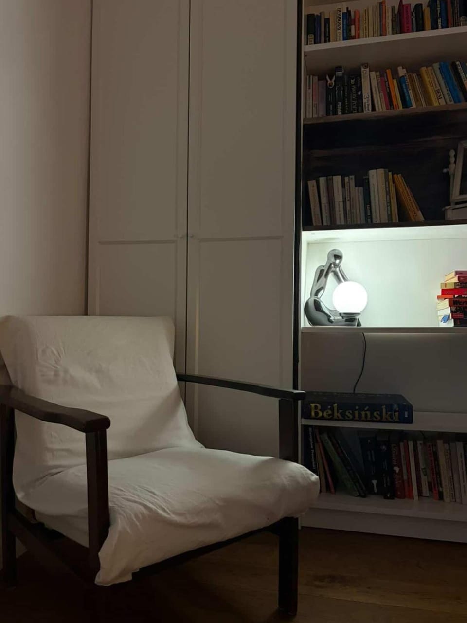 Library, Living room, Seating area