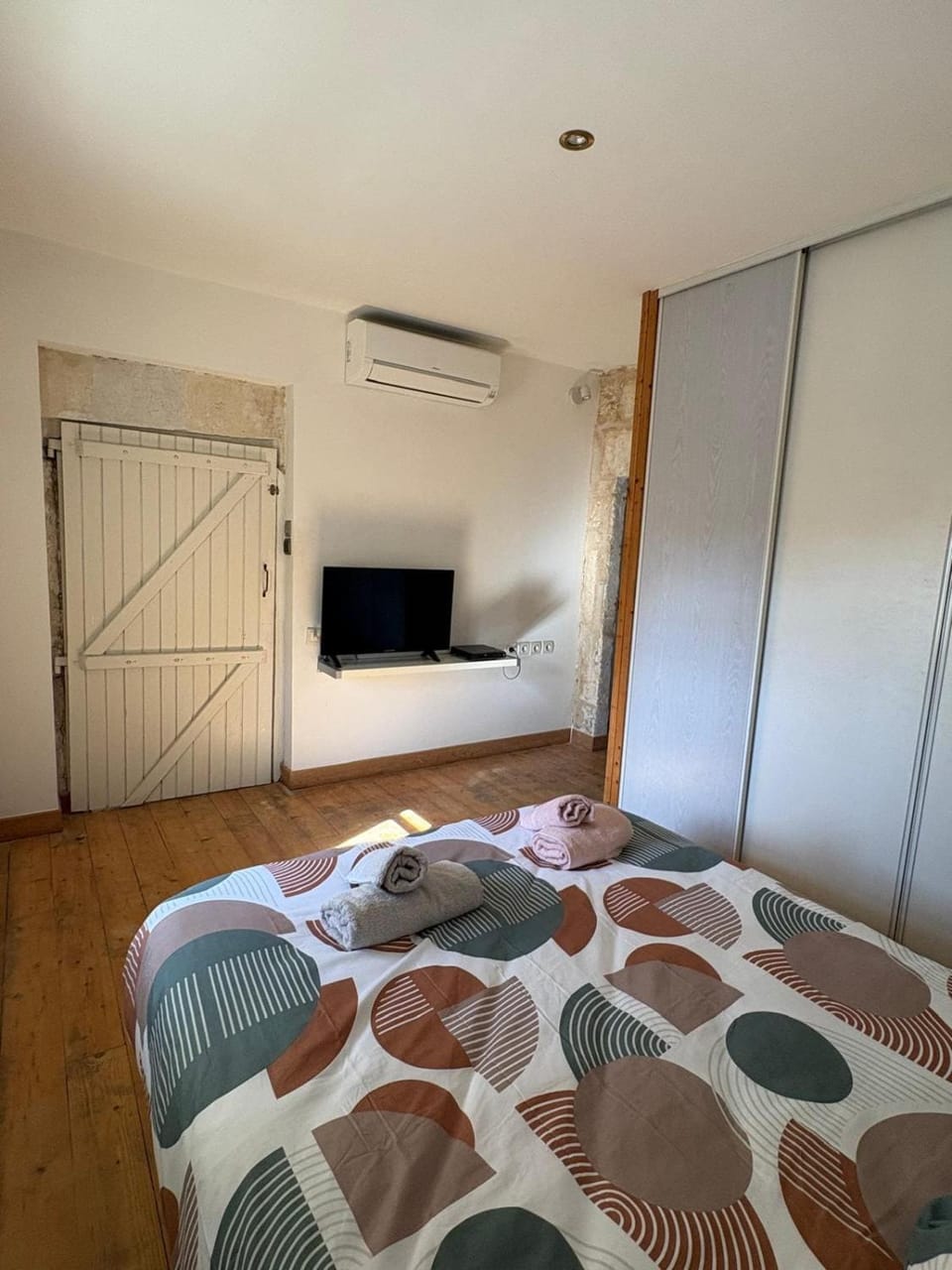 Appart 6 pers dans château clim, tourelle privée Apartment in Mauguio