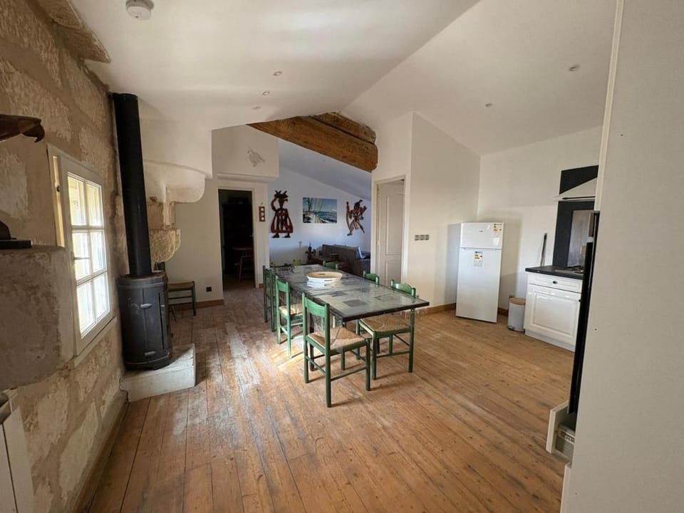 Appart 6 pers dans château clim, tourelle privée Apartment in Mauguio