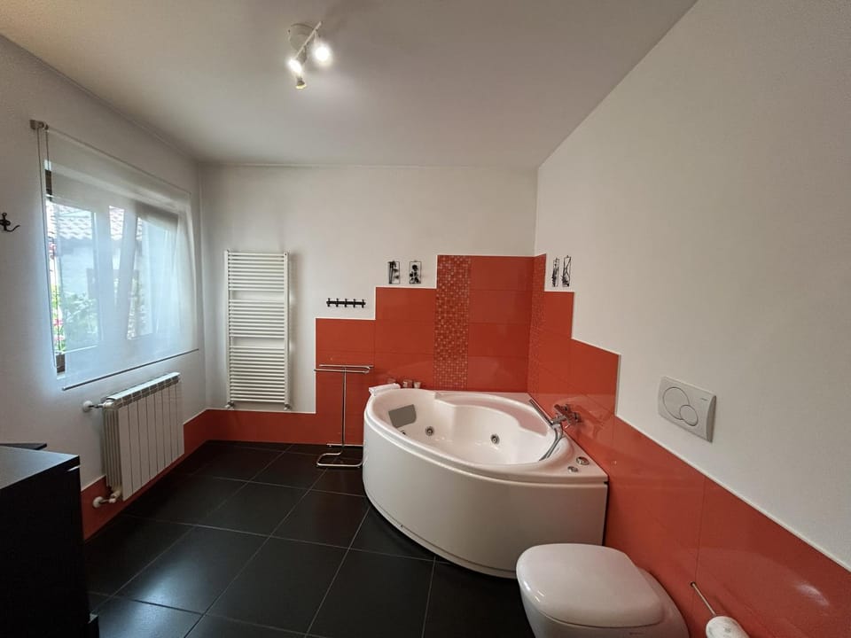 Bathroom, Bath