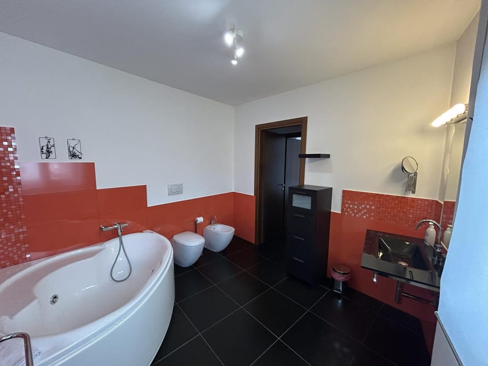 Bathroom, Bath