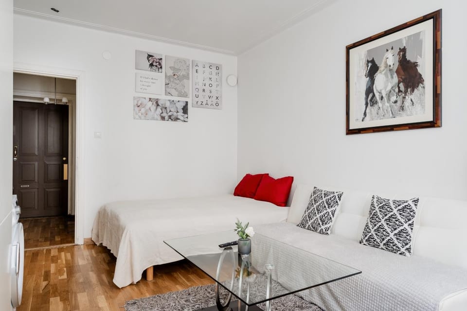 Bed, Living room