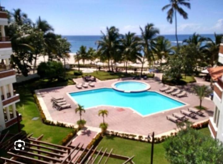 Day, Natural landscape, Garden, Beach, Garden view, Pool view, Sea view, Swimming pool, sunbed