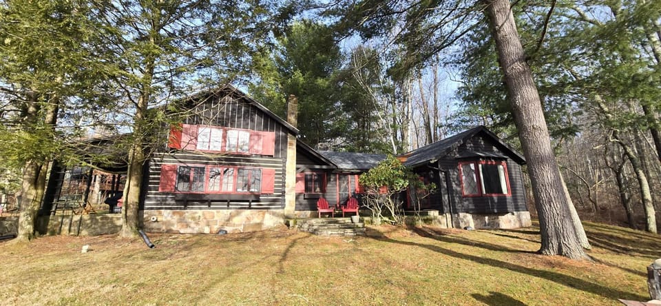 Great Escape Charming 2BR Lakefront in Deep Creek House in Deep Creek Lake