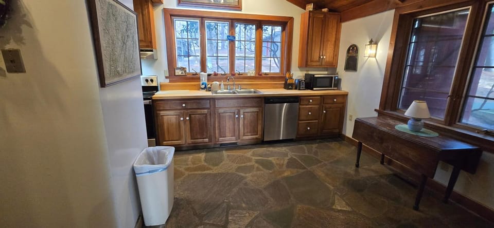 Great Escape Charming 2BR Lakefront in Deep Creek House in Deep Creek Lake