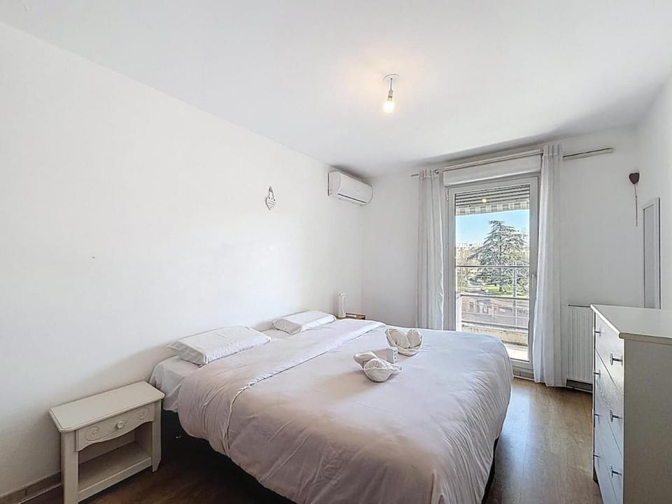 Grand T3 Terrasse Clim 4 Pers Villeurbanne Apartment in Villeurbanne