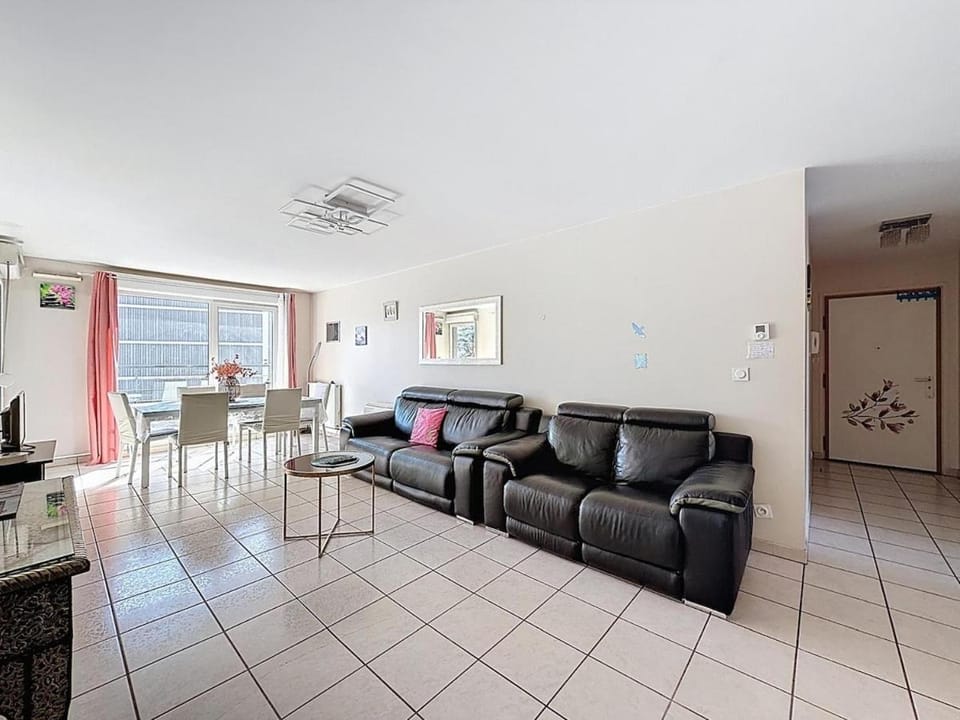 Grand T3 Terrasse Clim 4 Pers Villeurbanne Apartment in Villeurbanne
