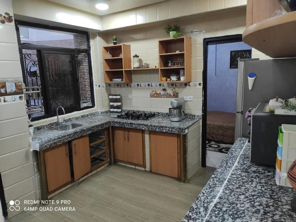 Quiet and spacious house in the city center of Casablanca Apartment in Casablanca