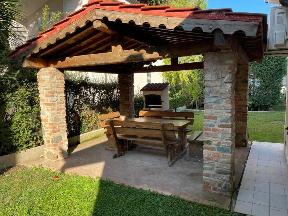 BBQ facilities, Garden