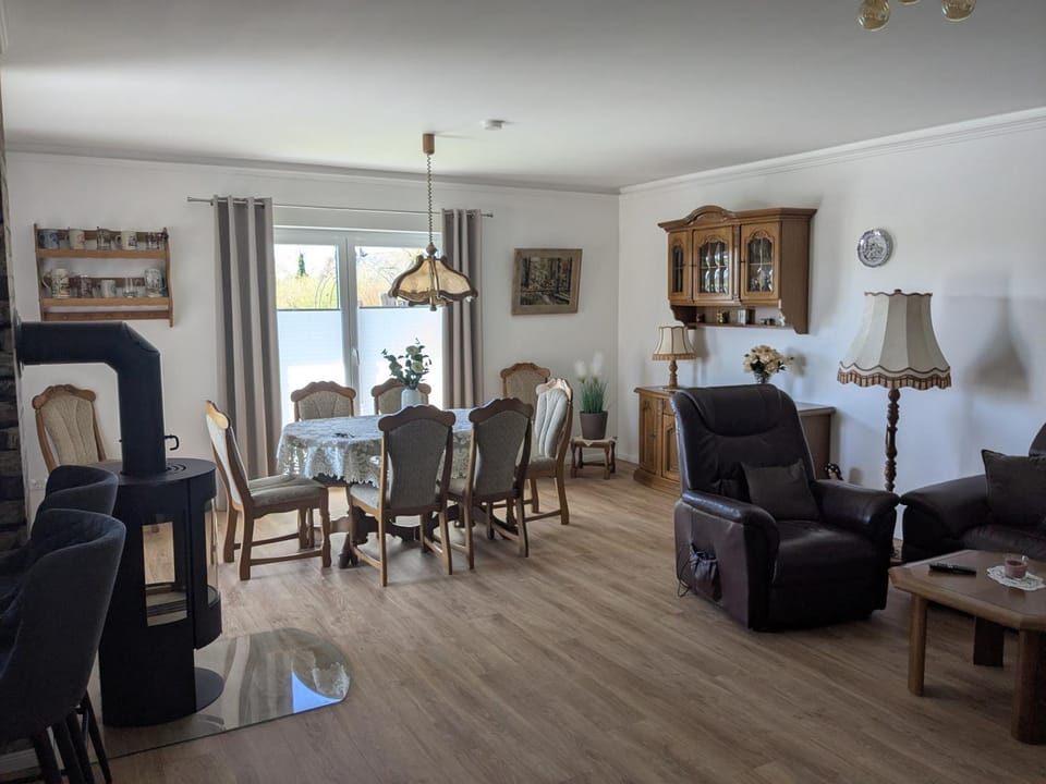 Bungalow HWW am Feldrand Ideal für Feriengäste und Handwerker House in Schleswig-Holstein
