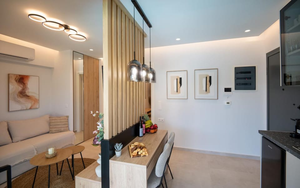 Kitchen or kitchenette, Seating area