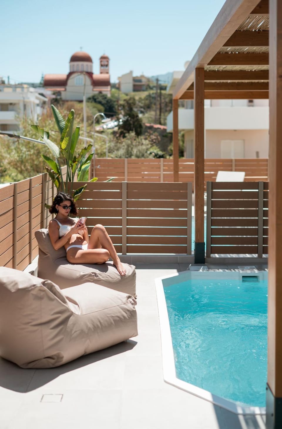 Balcony/Terrace, Pool view, Swimming pool, sunbed