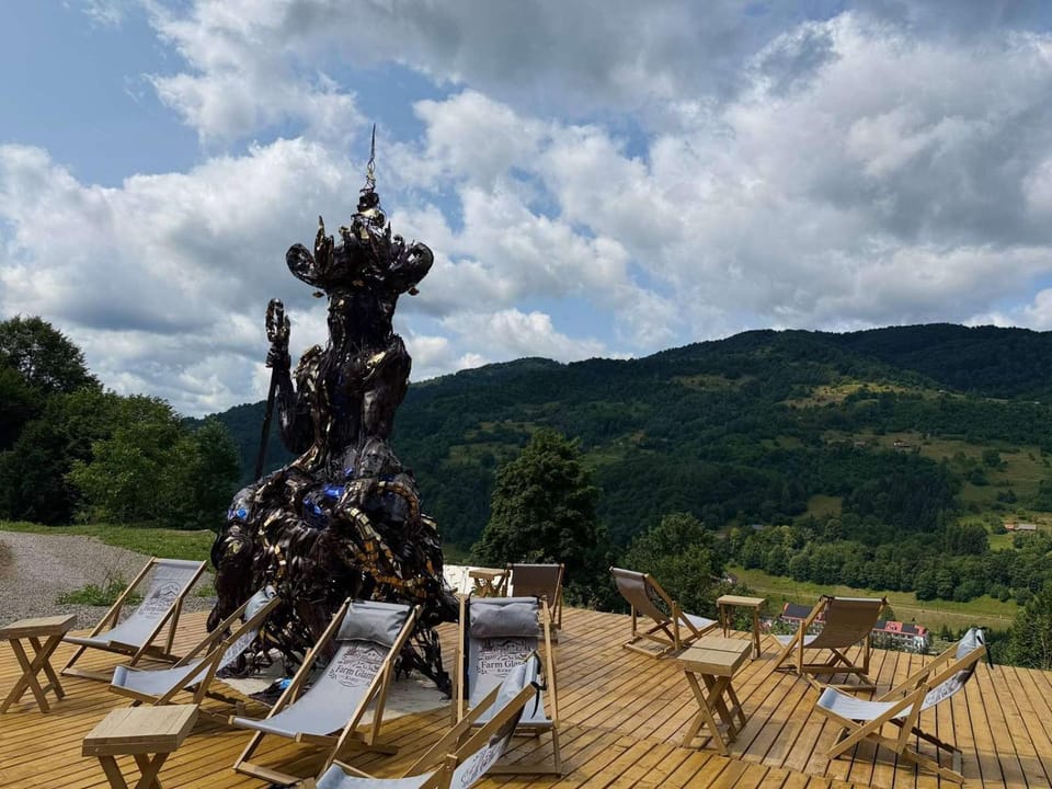 Nearby landmark, Spa and wellness centre/facilities, Seating area, Landmark view, Landmark view, group of guests, group of guests, group of guests
