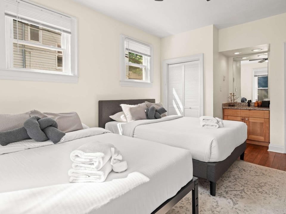 Premium 6BR Bourbon Trail home for large groups Apartment in Jefferson County