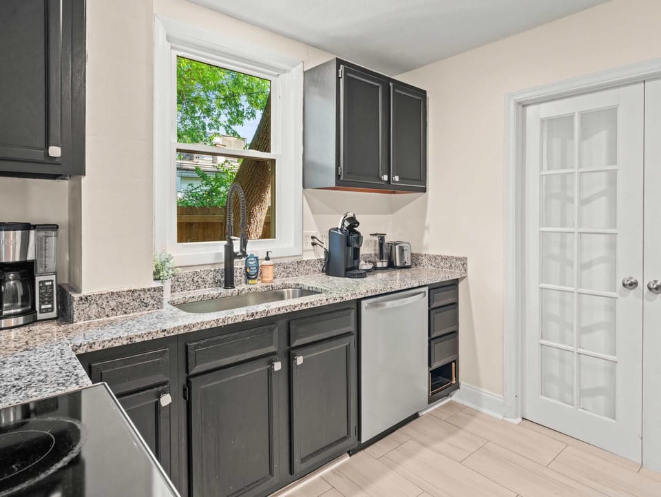 Premium 6BR Bourbon Trail home for large groups Apartment in Jefferson County