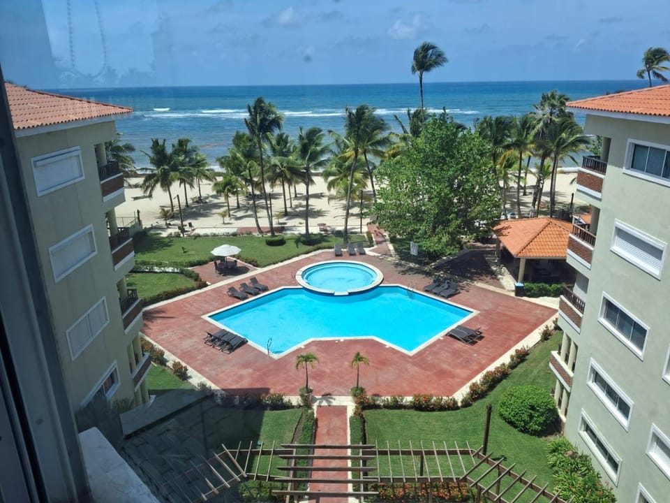 Apartamentos Frente Al Mar Caribe, Playa Juan Dolio, RD - Vistas Francas A La Playa, Artardeceres De Ensueños, Exclusividad Y Seguridad Las 24 horas - Opciones de 2 y 3 Habitaciones Apartment in Juan Dolio