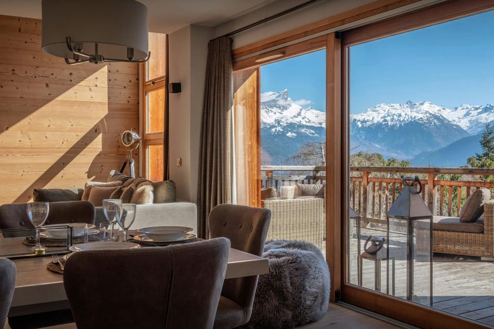 Day, Natural landscape, View (from property/room), Living room, Seating area, Mountain view