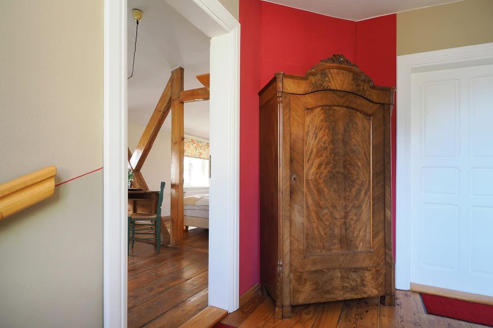Photo of the whole room, wardrobe