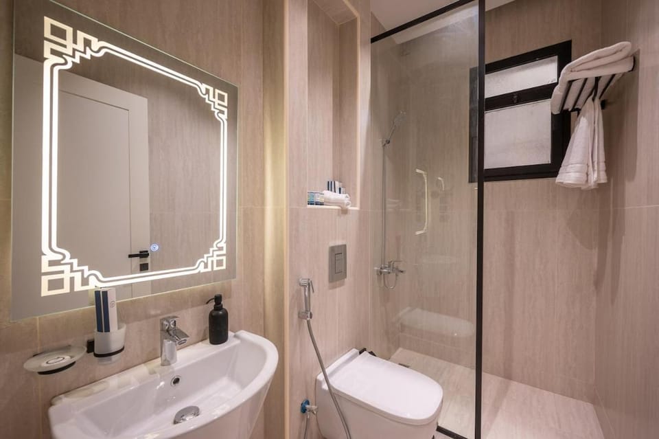 Rozn Co Elegant Escape 2BR 75 Smart TV Apartment in Jeddah