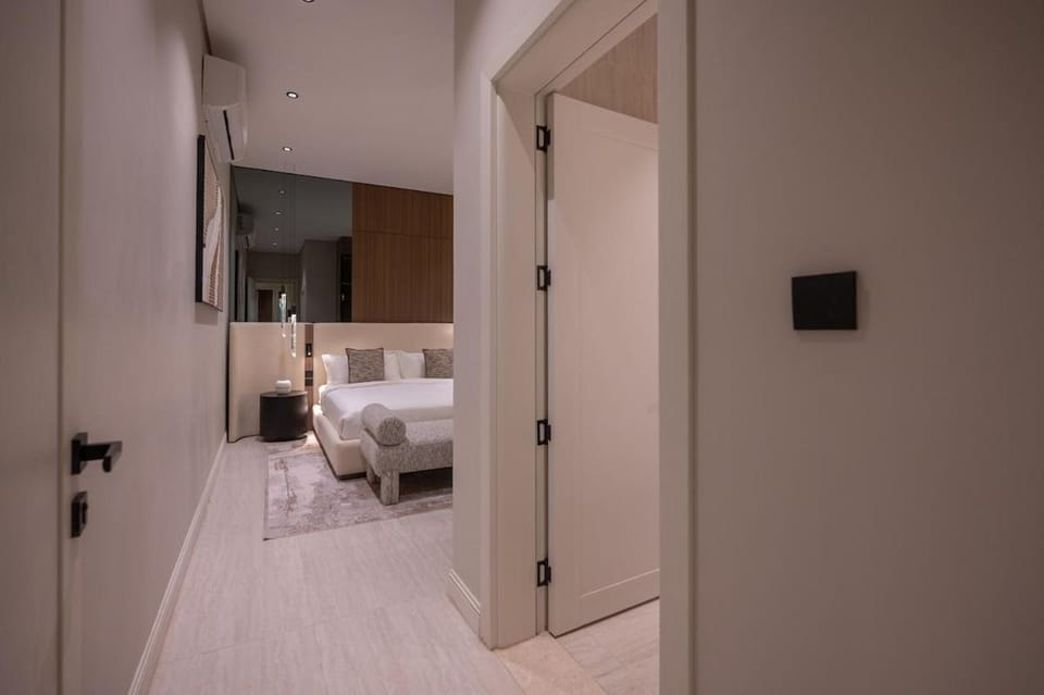 Rozn Co Elegant Escape 2BR 75 Smart TV Apartment in Jeddah