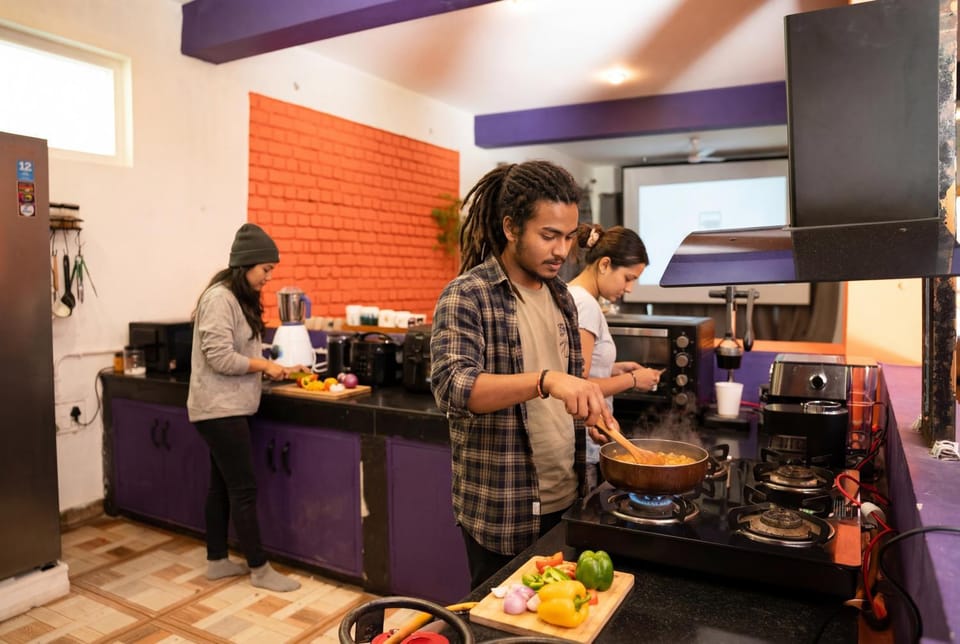 People, Coffee/tea facilities, Kitchen or kitchenette, Kitchen or kitchenette, Food and drinks, Food, stove, toaster