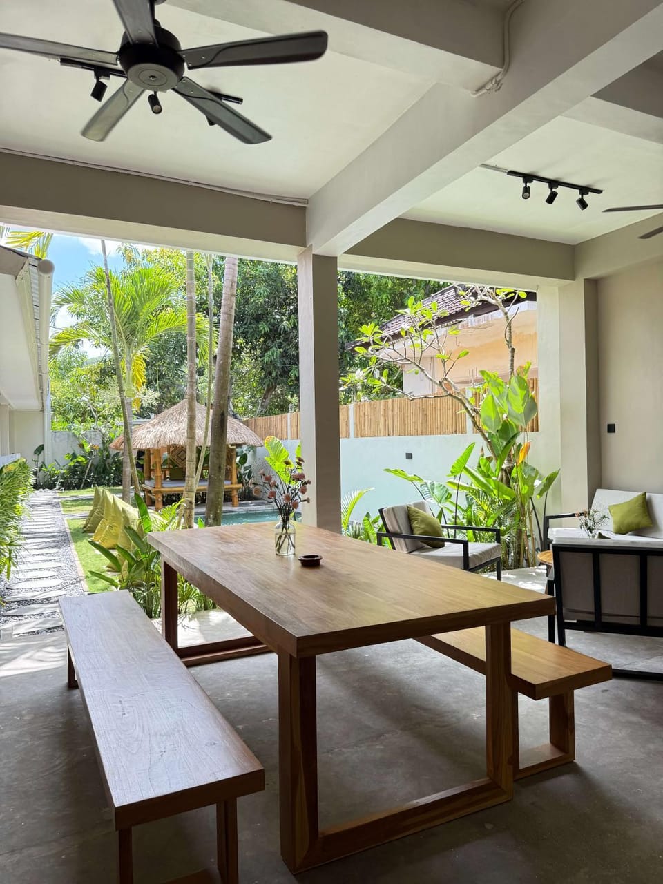 Communal lounge/ TV room