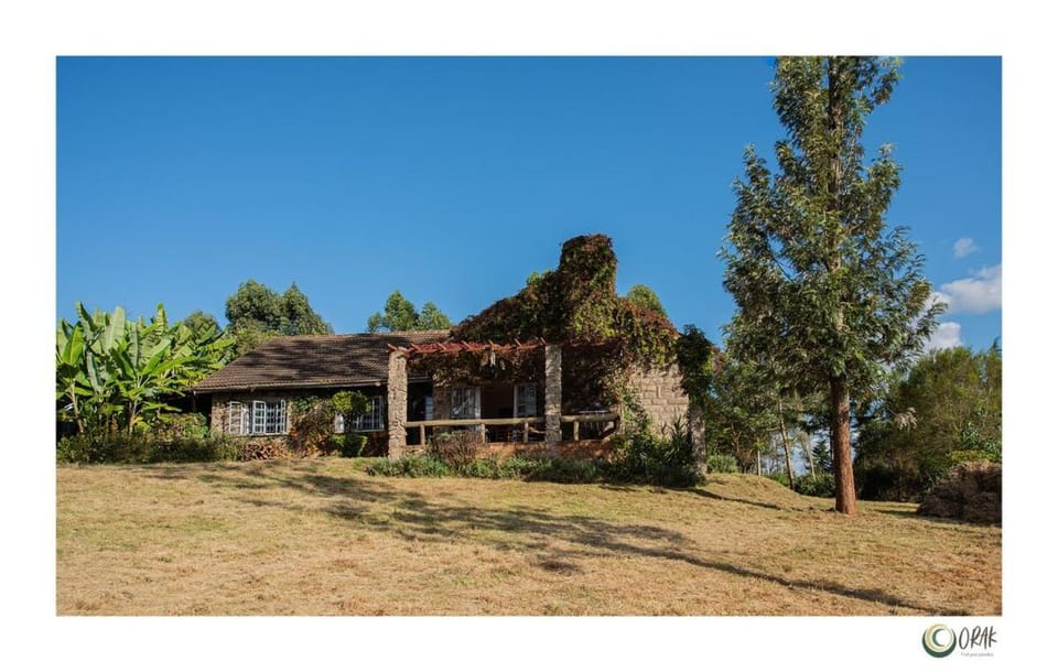 NYERI 4BR FARMHOUSE Retreat Valley Views By ORAK House in Kenya