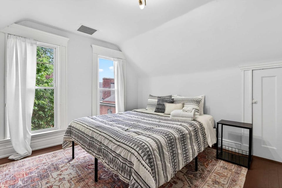 The Crimson Cottage- A Premium Highlands Retreat Apartment in Jefferson County