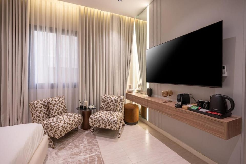 Rozn Co Modern Elegance Studio Escape Apartment in Jeddah