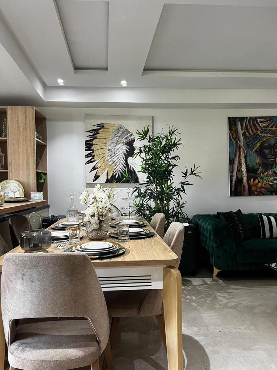 Living room, Seating area, Dining area